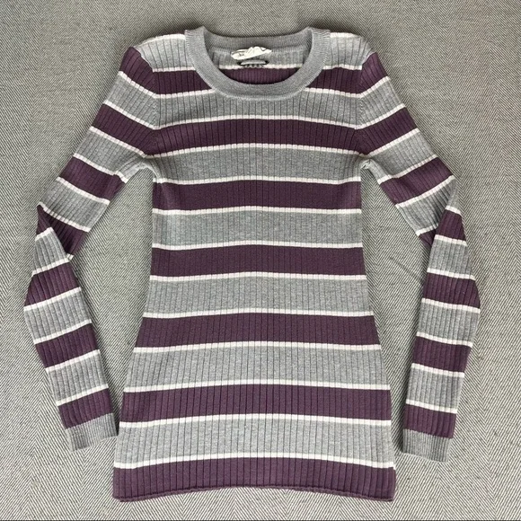 Hippie Rose Purple/ Gray/White Long Sleeve Striped top Medium back lace - Picture 4 of 6